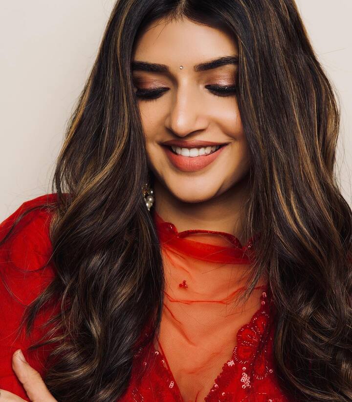 రవితేజతో ఓ సినిమాలో నటిస్తోంది.  -Image credit: Sreeleela/Instagram