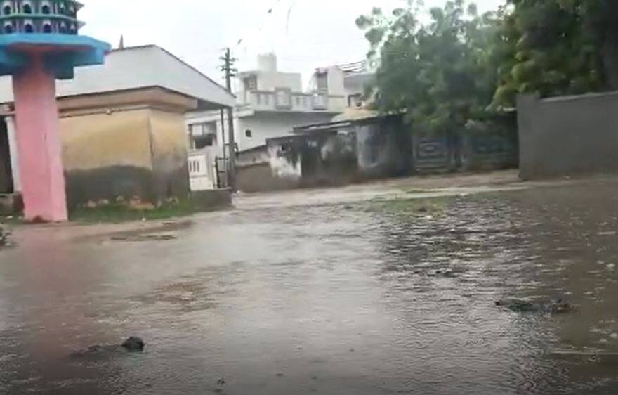 Gujarat Monsoon: Rain in Ahmedabad in early morning know where gets rain Gujarat Monsoon: અમદાવાદમાં વહેલી સવારથી જ વરસાદ, જાણો રાજ્યમાં ક્યાં ક્યાં છે વરસાદી માહોલ