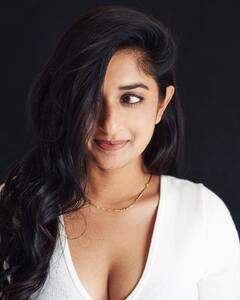 Meera Jasmine: అమ్మాయి బాగుంది-మీరా జాస్మిన్ లేటెస్ట్ ఫోటోస్