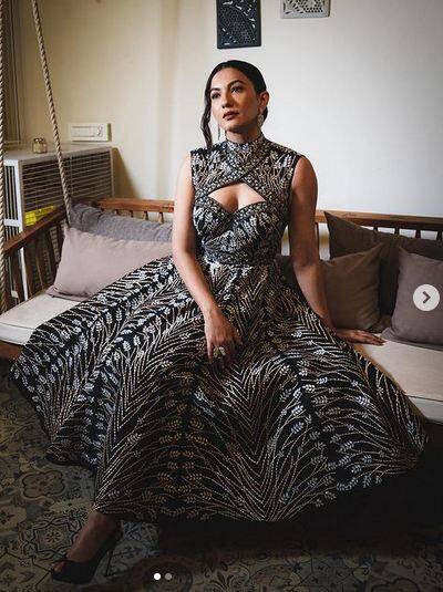 ਗੌਹਰ ਖਾਨ ਨੇ ਸਾਲ 2002 'ਚ ਮਾਡਲਿੰਗ ਦੀ ਦੁਨੀਆ 'ਚ ਐਂਟਰੀ ਕੀਤੀ ਸੀ। ਉਸਨੇ ਮਨੀਸ਼ ਮਲਹੋਤਰਾ, ਰੀਤੂ ਕੁਮਾਰ, ਪਾਇਲ ਜੈਨ ਅਤੇ ਨੀਤਾ ਲੂਲਾ ਲਈ ਕਈ ਸ਼ੋਅਜ਼ ਵਿੱਚ ਮਾਡਲਿੰਗ ਕੀਤੀ ਹੈ। ਇਸ ਤੋਂ ਇਲਾਵਾ ਉਹ ਕਈ ਟੀਵੀ ਇਸ਼ਤਿਹਾਰਾਂ ਵਿੱਚ ਵੀ ਨਜ਼ਰ ਆ ਚੁੱਕੀ ਹੈ।