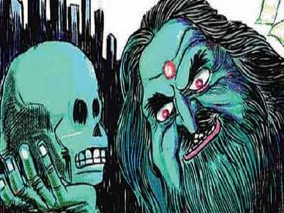 Pune Woman Forced To Bathe In Public Under ‘Ritual To Conceive A Son’, Case Filed Crime : மாந்த்ரீகர் பேச்சால் விபரீதம்..! பெண்ணை நிர்வாணமாக அருவியில் குளிக்கவைத்த கொடூர குடும்பம்..