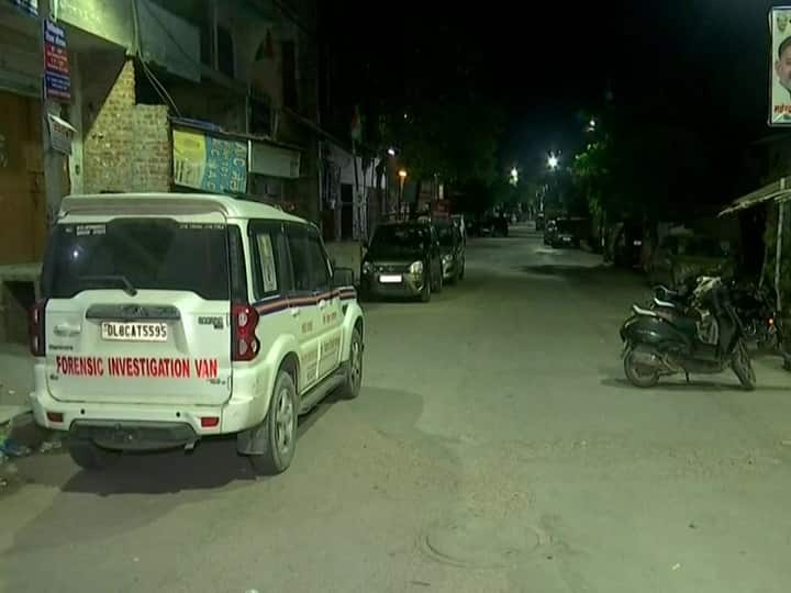 Delhi, Unidentified persons open fire in JJ Colony area, accused absconding Double Murder in Delhi: राजधानी दिल्ली में डबल मर्डर से हड़कंप, जेजे कॉलोनी में नकाबपोश बदमाशों की फायरिंग में दो लोगों की मौत