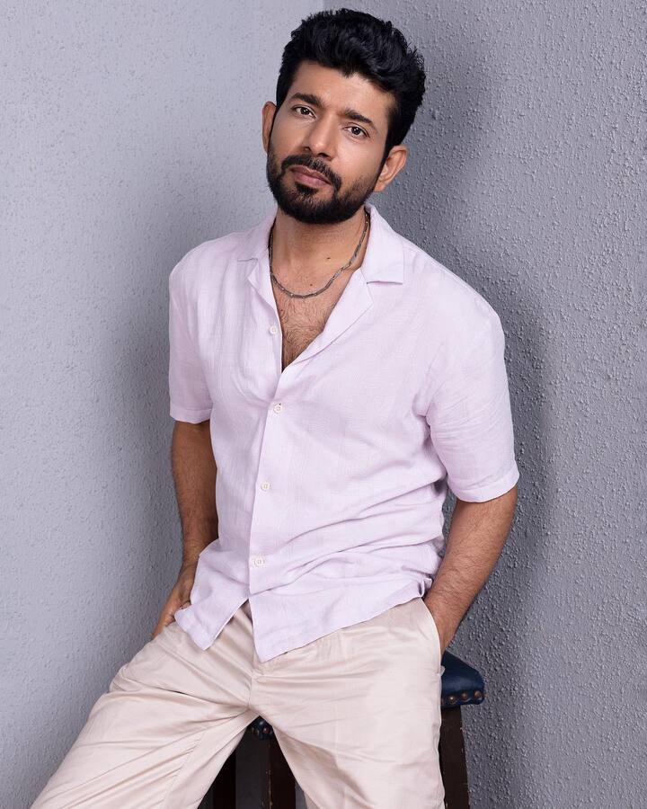 He has also been part of Bengali, Marathi and Bhojpuri film. He was a part of the famous Bengali film ‘Ami Subhash Bolchi’ and a Bhojpuri film ‘Aanchal’.