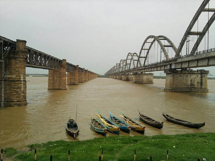 Havelock Bridge on Godavari at Rajahmundry Completes 125 years Havelock Bridge: హేవ్ లాక్ బ్రిడ్జికి 125 ఏళ్లు, టూరిజం స్పాట్‌గా మారుతుందా!