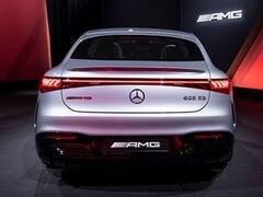 मर्सिडीजने लॉन्च केली भारतातील पहिली इलेक्ट्रिक लक्झरी सेडान, जाणून घ्या फीचर्स आणि किंमत