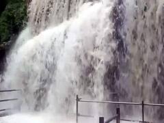 தேனி:  சுருளி அருவியில் 24 வது நாளாக சுற்றுலா பயணிகளுக்கு தடை