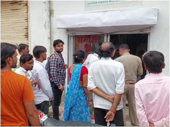Jalaun: जालौन में इंजेक्शन लगाने के बाद गई आठ साल की बच्ची की जान, डॉक्टर को पकड़कर थाने ले गई पुलिस jalaun an eight year old girl died during treatment doctor detained ann Jalaun: जालौन में इंजेक्शन लगाने के बाद गई आठ साल की बच्ची की जान, डॉक्टर को पकड़कर थाने ले गई पुलिस