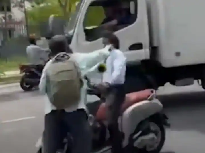 Maldives : ਮਾਲਦੀਵ 'ਚ ਸਕੂਟੀ 'ਤੇ ਜਾ ਰਹੇ ਮੰਤਰੀ 'ਤੇ ਤੇਜ਼ਧਾਰ ਹਥਿਆਰਾਂ ਨਾਲ ਹਮਲਾ, ਭੱਜ ਕੇ ਬਚਾਈ ਆਪਣੀ ਜਾਨ