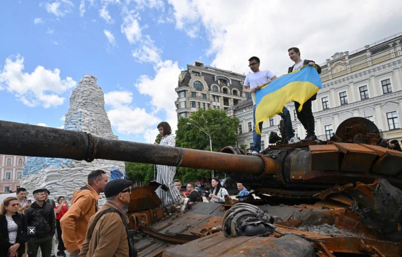 Ukraine I-Day: ડરના માહોલમાં યુક્રેન મનાવી રહ્યું છે સ્વતંત્રતા દિવસ, રશિયા કરી શકે છે હુમલો