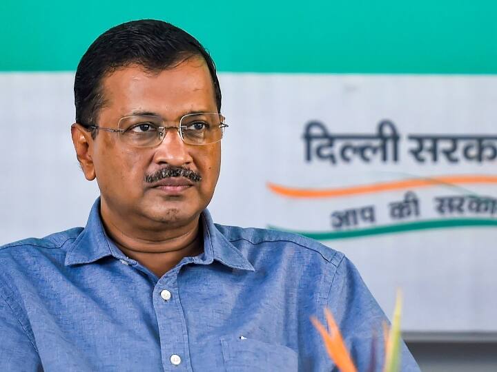 AAP Meeting Chief Minister Arvind Kejriwal called a meeting of MLAs AAP Meeting : दिल्लीत राजकीय घडामोडींना वेग, मुख्यमंत्री केजरीवालांनी बोलावली आमदारांची बैठक, पुढच्या रणनितीवर होणार चर्चा