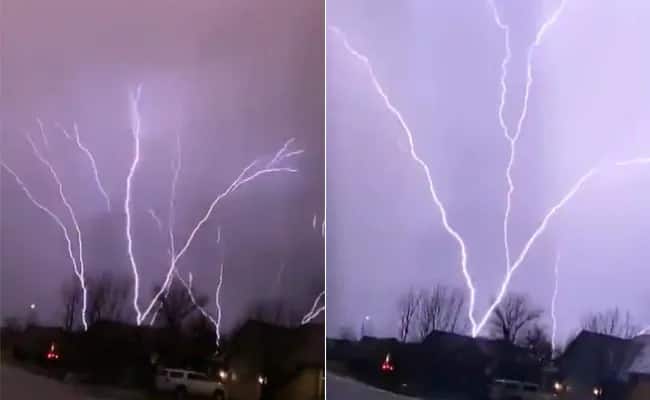 watch sky lightning video viral video of sky lightning fell many times at the same place on same time Viral Video: ਅਸਮਾਨ ਤੋਂ ਇੱਕੋ ਥਾਂ 'ਤੇ ਇੱਕੋ ਸ਼ਮੇਂ ਕਈ ਵਾਰ ਡਿੱਗੀ ਬਿਜਲੀ, ਦੇਖੋ ਹੈਰਾਨ ਕਰ ਦੇਣ ਵਾਲੀ ਵੀਡੀਓ