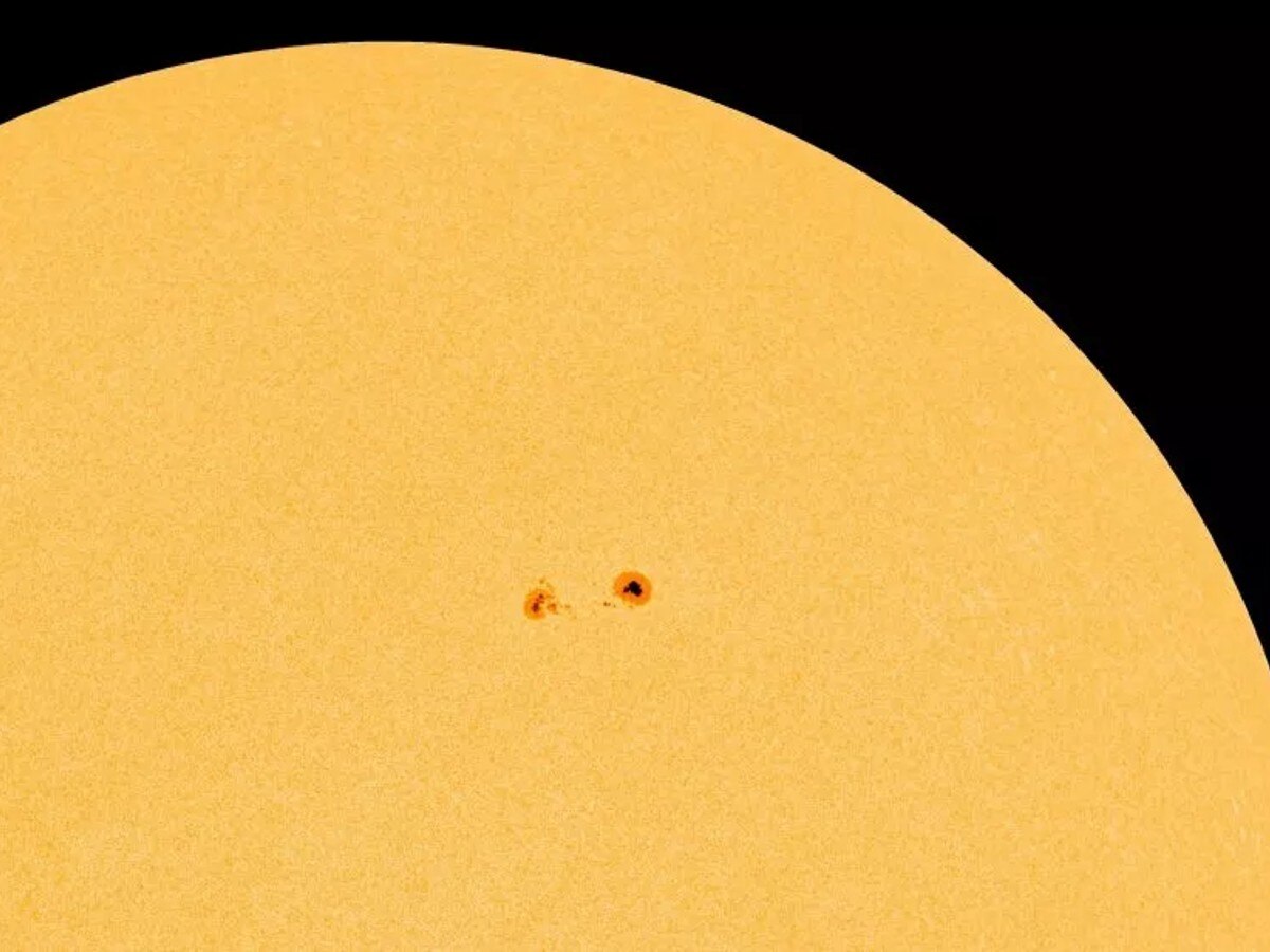 Sunspot Grows 10 Times Its Size! Giant G5 Class Solar Storm Coming For ...