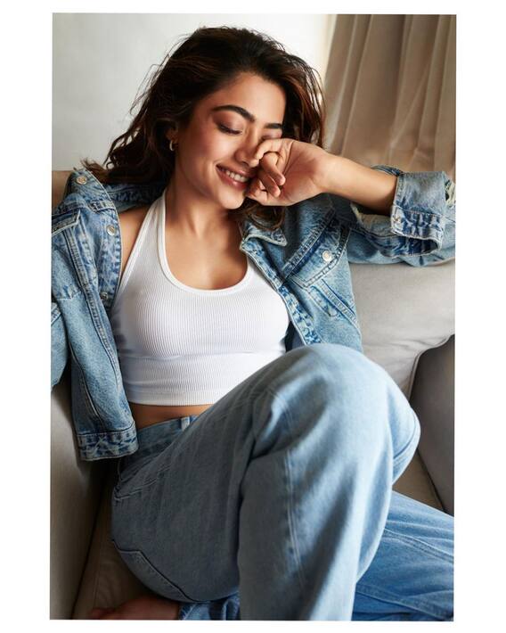 Rashmika Mandanna Photos: 'पुष्‍पा' की श्रीवल्‍ली को करीब से जानना है तो इन तस्‍वीरों को जरूर देख लें
