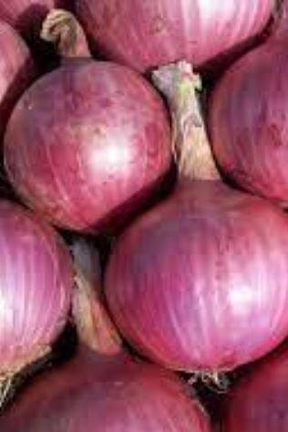 कांद्याला अपेक्षित दर मिळत नसल्याने धुळे जिल्ह्यातील कांदा उत्पादक शेतकऱ्यांमध्ये नाराजीचा सूर