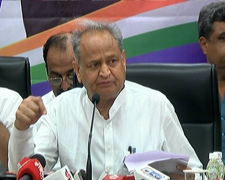 Gujarat Election 2022 :  Rajasthan CM Ashok Gehlot big announcement about Gujarat Election, old pension scheme and farmers Gujarat Election 2022 : કોંગ્રેસની મોટી જાહેરાતઃ જૂની પેંશન યોજના કરાશે લાગું, ખેડૂતો માટે પણ મોટી જાહેરાત