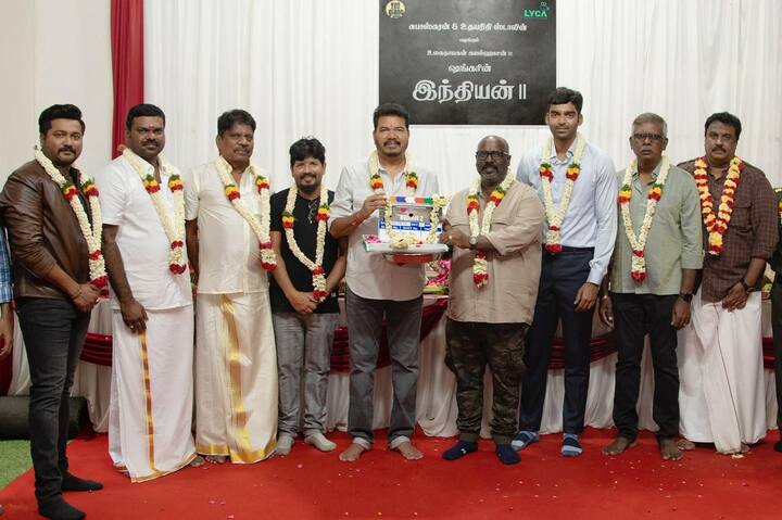 మళ్ళీ ఇన్నాళ్ళకి సినిమాను సెట్స్ పైకి తీసుకెళ్తున్నారు. శంకర్ డైరెక్షన్ వహిస్తున్న ఈ సినిమాపై భారీ అంచనాలు నెలకొన్నాయి.