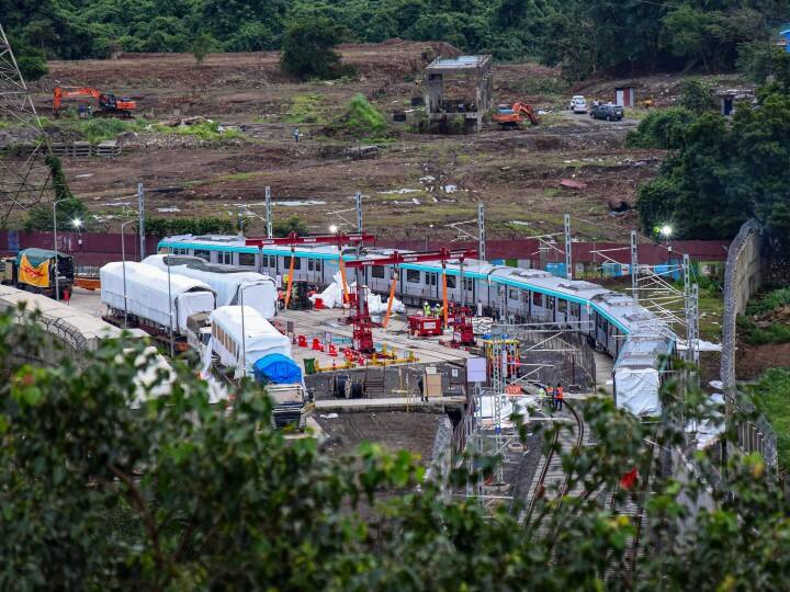 Aarey Metro Carshed : आरे कारशेडमधील मर्यादेपेक्षा जास्त वृक्षतोडीला हायकोर्टात आव्हान New PIL at HC regarding tree cutting issue at aarey metro carshed Aarey Metro Carshed : आरे कारशेडमधील मर्यादेपेक्षा जास्त वृक्षतोडीला हायकोर्टात आव्हान