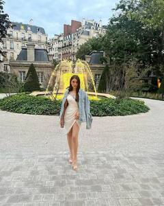 Photos: વ્હાઇટ શૉર્ટ ડ્રેસમાં Hansika Motwaniના કિલર લૂકે ઉડાવ્યા હોશ, તસવીરો જોઇને તમે પણ ચોંકી જશો