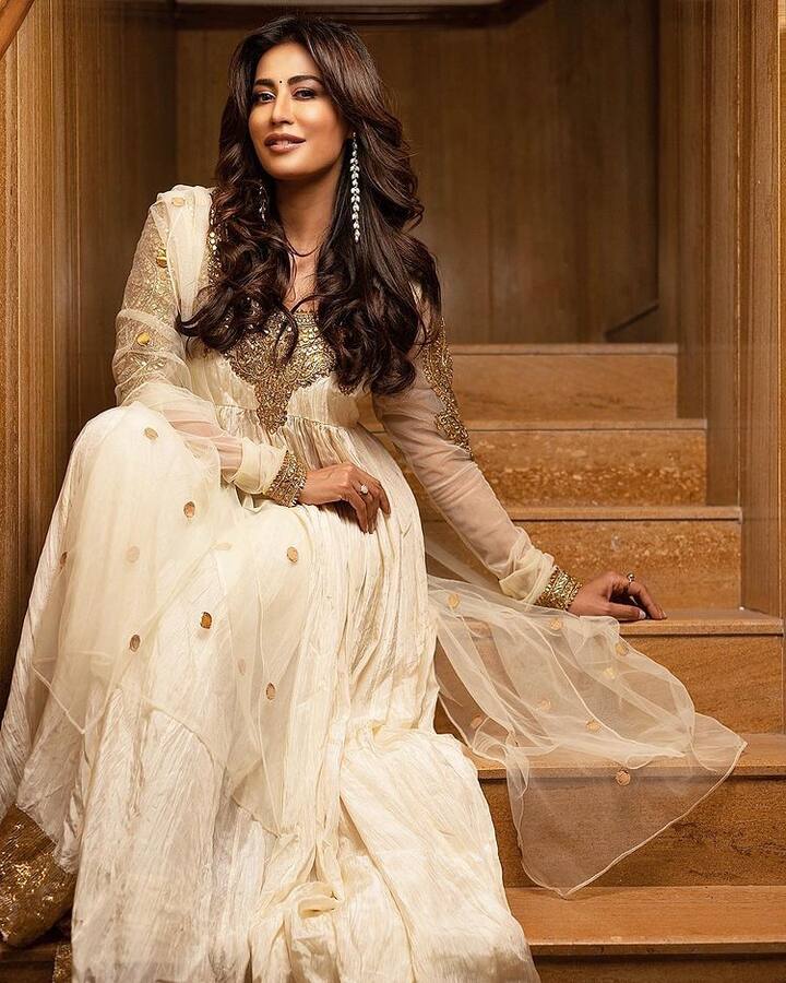 બોલિવૂડ અભિનેત્રી ચિત્રાંગદા સિંહ પોતાની સુંદરતા અને ગ્લેમરસ સ્ટાઈલને કારણે હંમેશા ચર્ચામાં રહે છે.