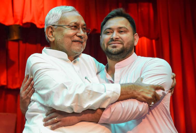 JDU-RJD alliance will prove majority in special session of Bihar Legislative Assembly today Bihar Floor Test: बिहार की महागठबंधन सरकार के लिए आज ‘असली इम्तिहान’, शक्ति परीक्षण से पहले स्पीकर पर घमासान