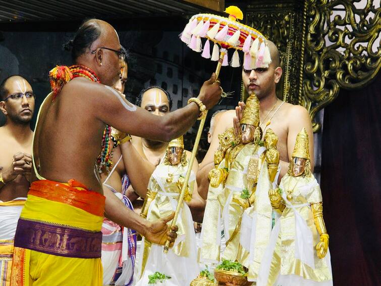 Why Was The Sahasra Kalashabhishekam Held Every Wednesday Cancelled in Tirumala తిరుమలలో ప్రతి బుధవారం నిర్వహించే సహస్ర కళషాభిషేకాన్ని ఎందుకు రద్దు చేశారంటే?