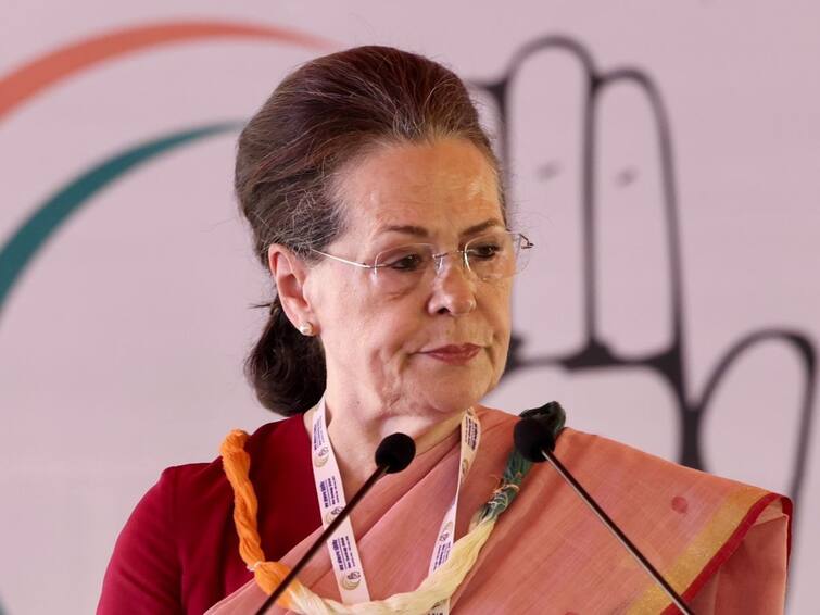 Congress president Sonia Gandhi to travel abroad for treatment due to ill health Sonia Gandhi: சிகிச்சைக்காக வெளிநாடு செல்லும் காங்கிரஸ் தலைவர் சோனியா காந்தி: எங்கு தெரியுமா?