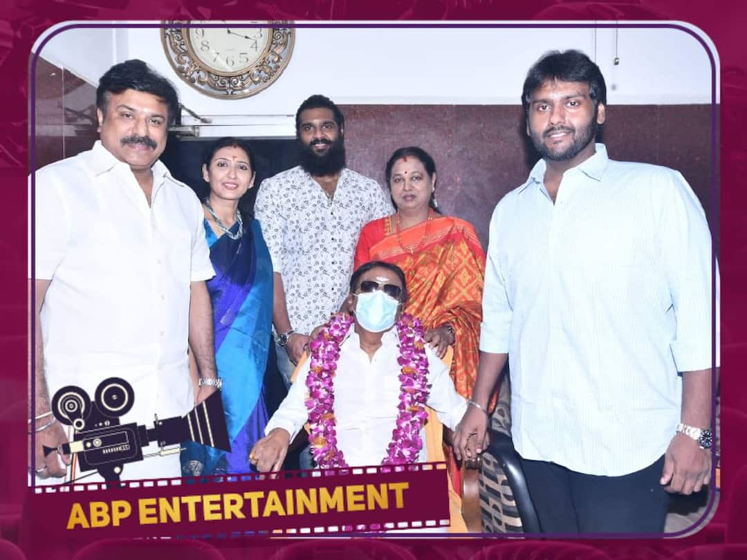 Vijayakanth Birthday Photo: ‛மாஸ்க்கும்... மாலையுமாக விஜயகாந்த்’ நெஞ்சை கனக்க வைக்கும் பிறந்தநாள் புகைப்படம்! Captain Vijayakanth Birthday Latest Photo with Family Premalatha Vijay Prabhakaran Sudheesh See Pics Vijayakanth Birthday Photo: ‛மாஸ்க்கும்... மாலையுமாக விஜயகாந்த்’ நெஞ்சை கனக்க வைக்கும் பிறந்தநாள் புகைப்படம்!