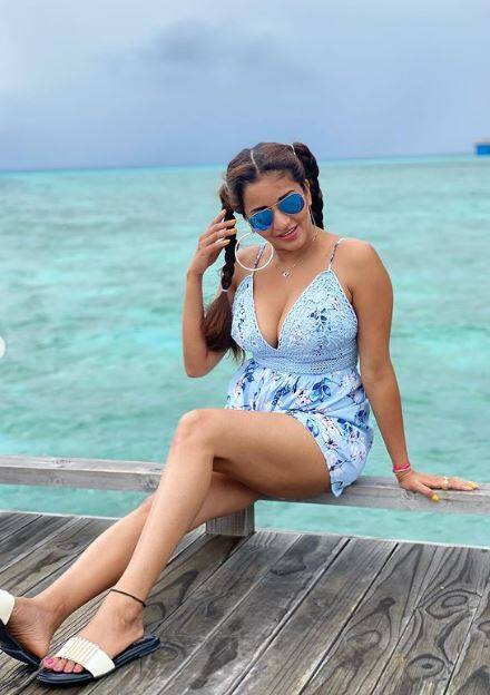 तिनं शेकडो भोजपुरी सिनेमांसह हिंदी, बंगाली, ओडिया, तामिण, कन्नडं आणि तेलगू सिनेमांमध्येही काम केलं आहे