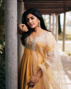 Eesha Rebba: ట్రెడిషనల్ ఎటైర్ లో ఈషారెబ్బ - ఫొటోస్ వైరల్ 