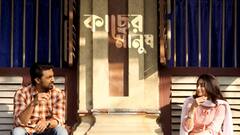 রকে বসে, চায়ের ভাঁড় হাতে আড্ডা জমালেন দেব ইশা