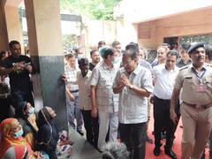 Kota News: बाढ़ प्रभावित क्षेत्रों के दौरे पर मुख्यमंत्री अशोक गहलोत, पीढ़ितों के लिए सुविधाएं जुटाने में जुटा प्रशासन