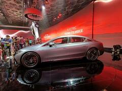 भारत में लॉन्च हुई मर्सिडीज की इलेक्ट्रिक कार AMG EQS 53 4Matic+, देखिए इस सेडान की खासियत और झलक