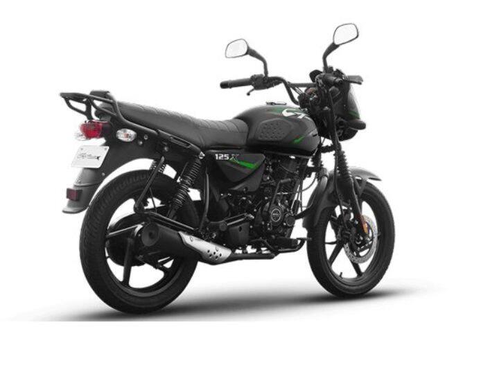 बजाज CT125X चे डिझाइन CT110X सारखेच आहे. याला हॅलोजन बल्बसह गोल हेडलाइट युनिट मिळते. हेडलाइटच्या वर एलईडी डेटाइम रनिंग लाइट देण्यात आली आहे.