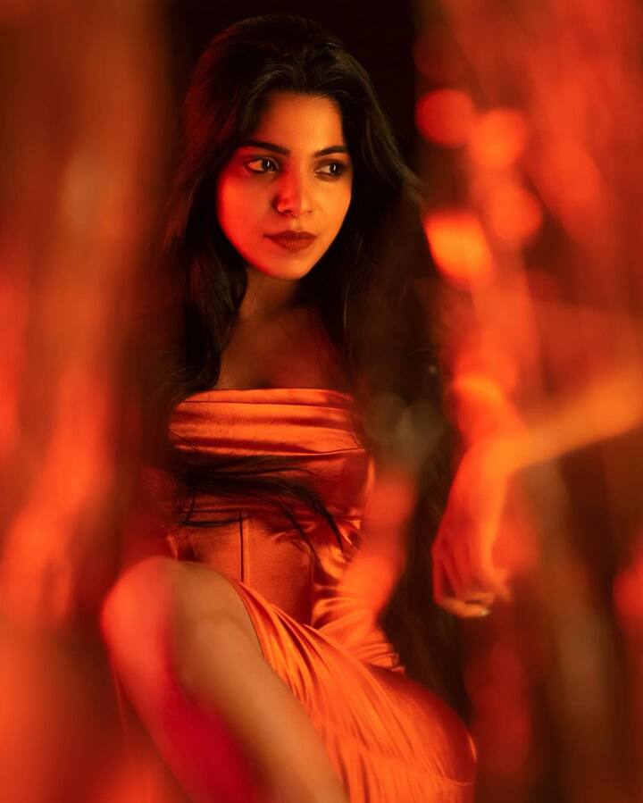 வாராயோ அருகிலே