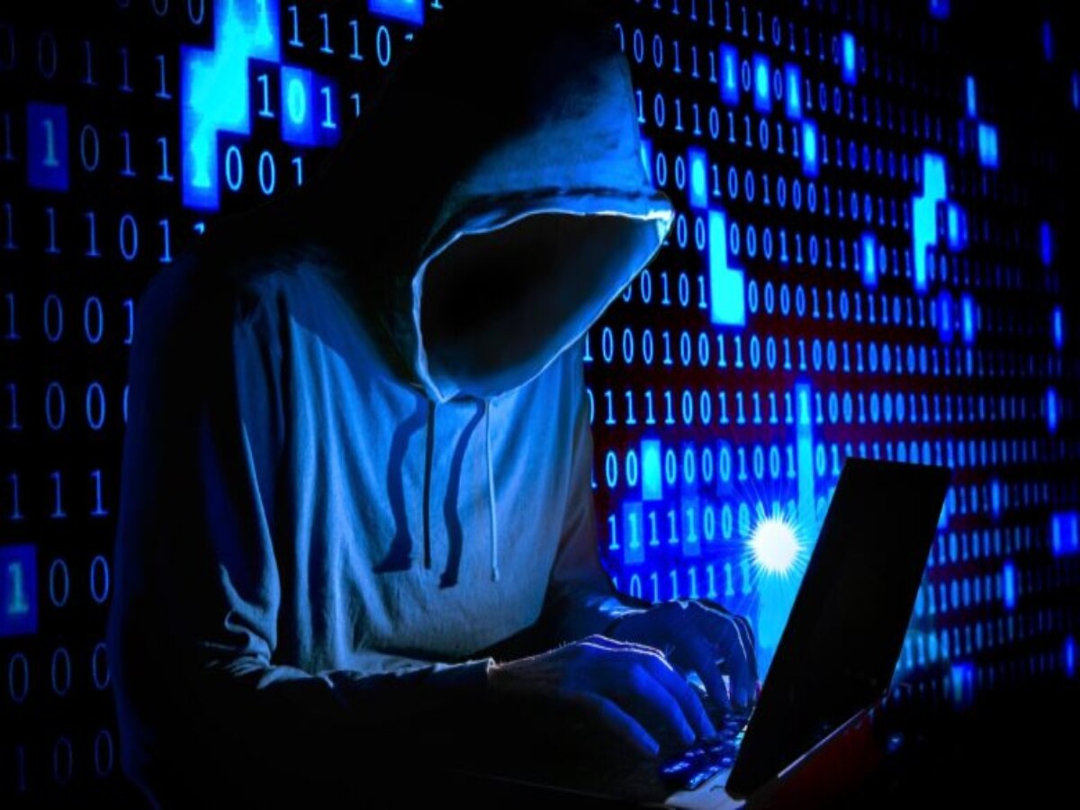 cyber crime: தன் காதலி என்று நினைத்து பிரைவேட் போட்டோவை பகிர்ந்த இளம்பெண்: காத்திருந்த அதிர்ச்சி!