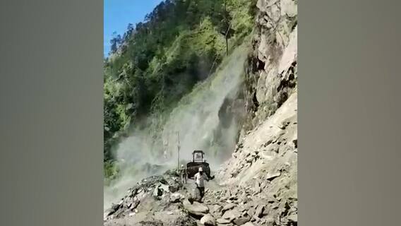 Uttarkashi में गंगोत्री राष्ट्रीय राजमार्ग फिर से बंद, वाहनों की लगी लंबी कतार