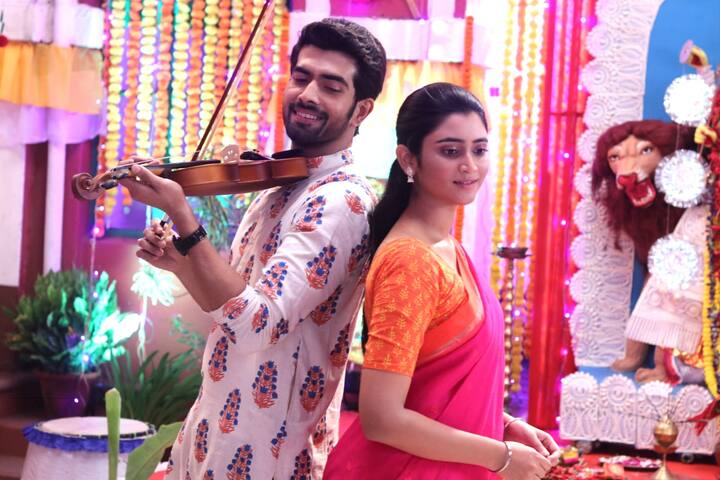 ধারাবাহিকের মুখ্যভূমিকায় অভিনয় করছেন অঙ্কিতা মল্লিক। তাঁর বিপরীতে দেখা যাবে সৌম্যদীপ মুখোপাধ্যায়কে । ধারাবাহিকে তাঁর নাম সয়ম্ভু । জগদ্ধাত্রীর বিশেষ বন্ধু সে ।