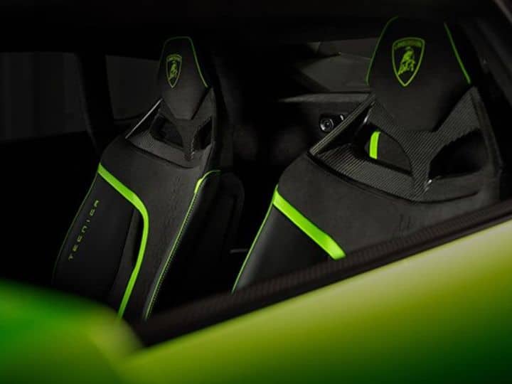 Huracan STO आणि Huracan Evo RWD मध्ये Huracan Technica ठेवण्यात आली आहे. कंपनीने या कारची किंमत 4 कोटी रुपये इतकी ठेवली आहे.