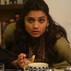 PHOTO : हिंमत न हरता जिद्दीने लढणाऱ्या मुलीची कथा, हृता दुर्गुळेने शेअर केले ‘अनन्या’तील खास फोटो!