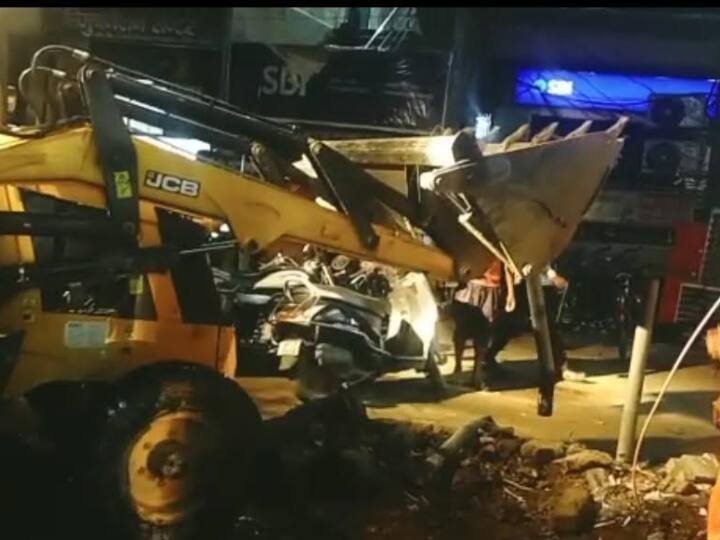 Raebareli News: सीएम के कार्यक्रम के बाद हुई कार्रवाई, अवैध अतिक्रमण के खिलाफ गरजा प्रशासन का बुलडोजर Raebareli After CM Yogi Adityanath program administration took action against illegal encroachment UP News ANN Raebareli News: सीएम के कार्यक्रम के बाद हुई कार्रवाई, अवैध अतिक्रमण के खिलाफ गरजा प्रशासन का बुलडोजर