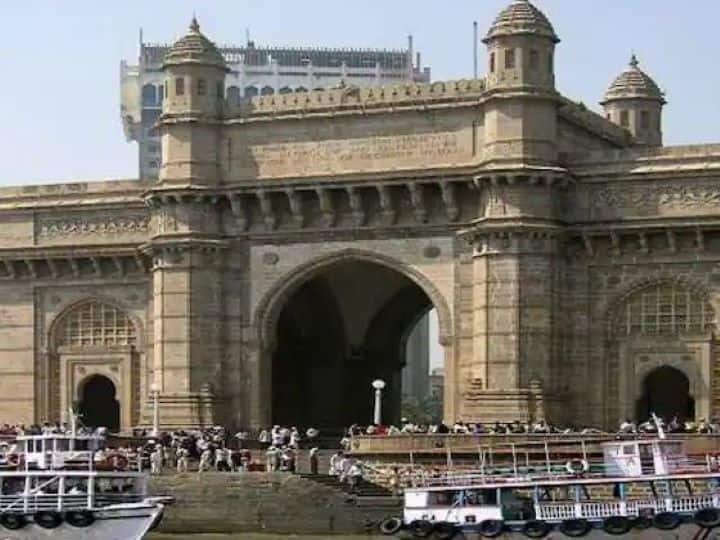 Mumbai news Gateway Of India closed for tourists for next few days, decision in wake of suspicious boat found in Raigad Mumbai News : पुढील काही दिवस Gateway Of India पर्यटकांसाठी बंद, रायगडमधील संशयास्पद बोटीच्या पार्श्वभूमीवर निर्णय
