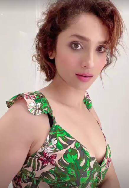 एक्टिंग दुनिया से इतर अंकिता लोखंडे एक एक्टिव सोशल मीडिया यूजर हैं, जो इंटरनेट पर अपनी तस्वीरों के चलते चर्चा में आ जाती हैं.