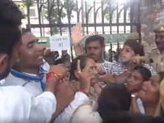 जोधपुर: ABVP छात्राओं ने NSUI समर्थक के बाल खिचकर जडे थप्पड़, पुलिस ने बीच बचाव कर मामला कराया शांत