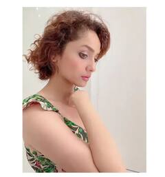 ਸ਼ਾਰਟ ਫ੍ਰੌਕ ਪਹਿਨ ਕੇ ਬਲਖਾਈ ਅੰਕਿਤਾ ਲੋਖੰਡੇ , ਦਿਲਕਸ਼ ਅਦਾਵਾਂ ਦੇਖ ਫੈਨਜ਼ ਹੋਏ ਦੀਵਾਨੇ