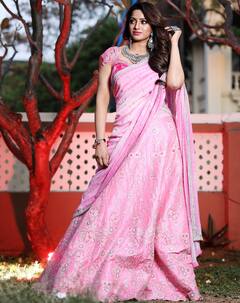 Bigg Boss 6 Telugu Udaya Bhanu : బిగ్ బాస్ సీజన్ 6లో ఉదయభాను, ఆ విషయంలో శ్రీముఖిని వెనక్కు నెట్టేసిందా!