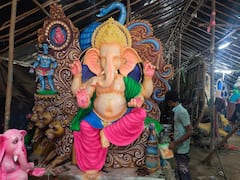 Clay Ganesh: విశాఖలో మట్టి గణపతికి పెరుగుతున్న క్రేజ్, విగ్రహాల తయారీని పెంచిన కళాకారులు