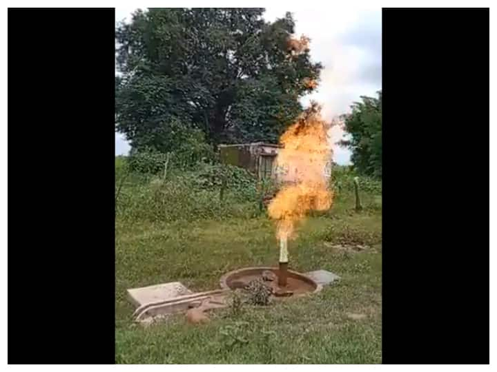 WATCH | Villagers Jolted As Hand Pump Throws Up Fire In Madhya Pradesh Village Panic In Madhya Pradesh Village After Hand Pump Discharges Fire And Water Together. Watch Video