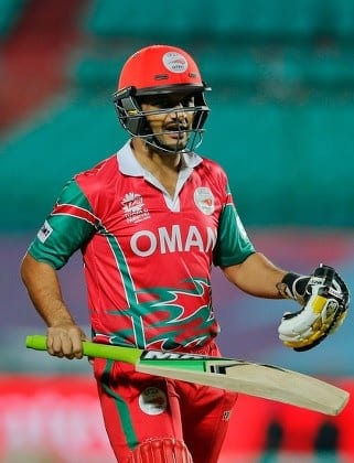 ওমানের আদনান ইলিয়াস ৩ ম্যাচে ৭৮ রান করেছেন। এশিয়া কাপের মঞ্চে মোট ৫টি ছক্কা হাঁকিয়েছেন তিনি।