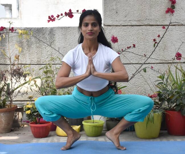 સૂતા પહેલા આ આસનનો અભ્યાસ કરવાથી પણ સારી ઊંઘ આવે છે. જો લોઅર બોડી માટે ખૂબ જ સારી સ્ટ્રેચિંગ એક્સરસાઇઝ હોય તો ચોક્કસથી પણ ટ્રાય કરો.
