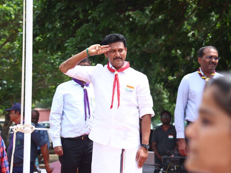 Tamil Nadu Education Minister Anbil Mahesh Poyyamozhi elected as president of TN Scouts and Guides Anbil Mahesh Poyyamozhi: தமிழ்நாடு சாரண சாரணியர் இயக்கத்தின் தலைவராக போட்டியின்றி தேர்வானார் அமைச்சர் அன்பில் மகேஸ்